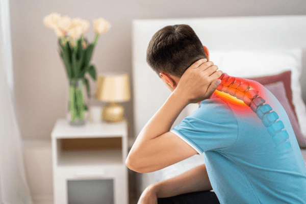 Triệu chứng thường gặp ở đau vai gáy tập trung ở cổ và bả vai