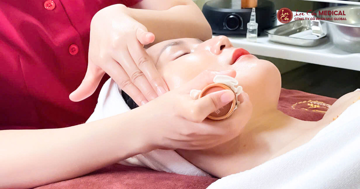 Lạc Cứu Trẻ Hóa Vùng Mặt_ Hành Trình Đánh Thức Vẻ Đẹp Từ Nội Tại