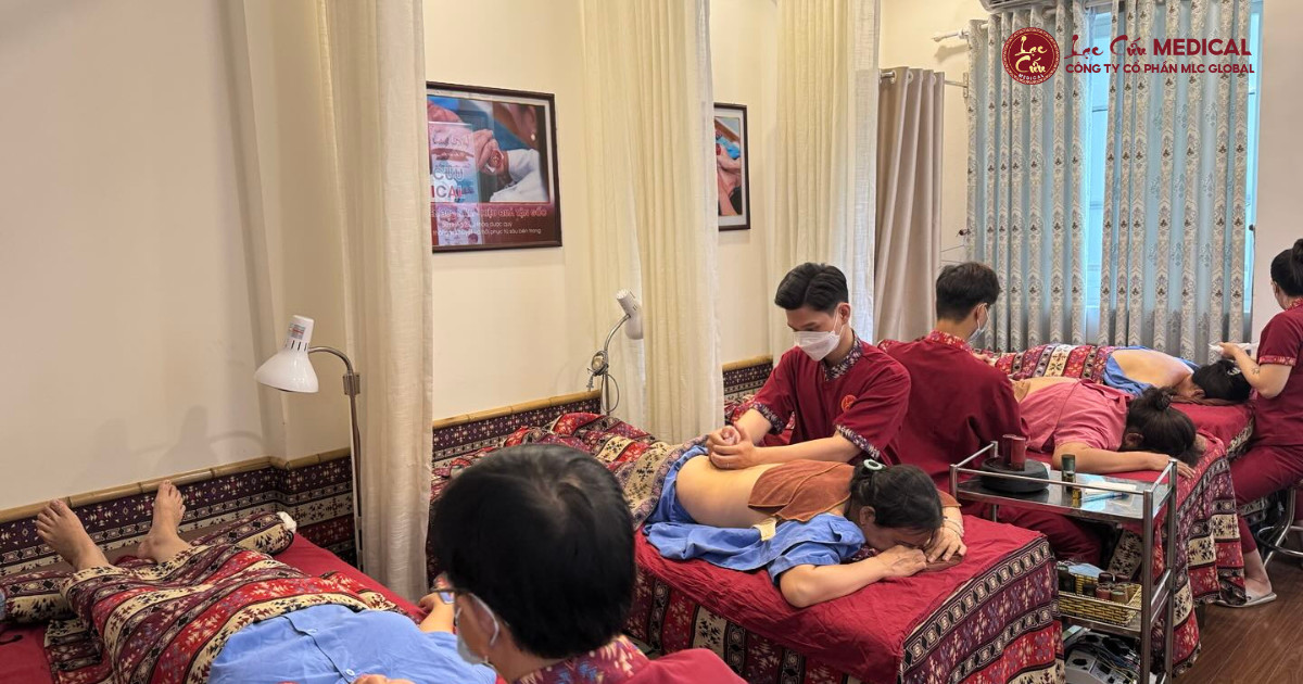 Bồi Bổ Từ Trong – Chăm Sóc Từ Ngoài_ Chìa Khóa Để Đi Qua Mùa Mưa Khỏe Mạnh