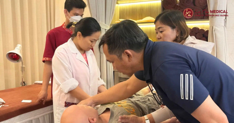 Hành Trình Hồi Phục_ Chăm Sóc Cá Nhân Hóa Tại Phòng Khám YHCT Thủ Đức