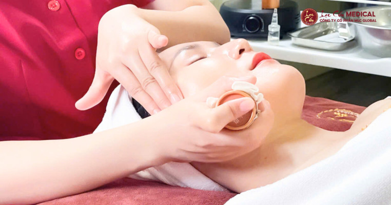 Liệu Pháp Lạc Cứu Vùng Mặt_ Phục Hồi Thần Sắc Từ Gốc
